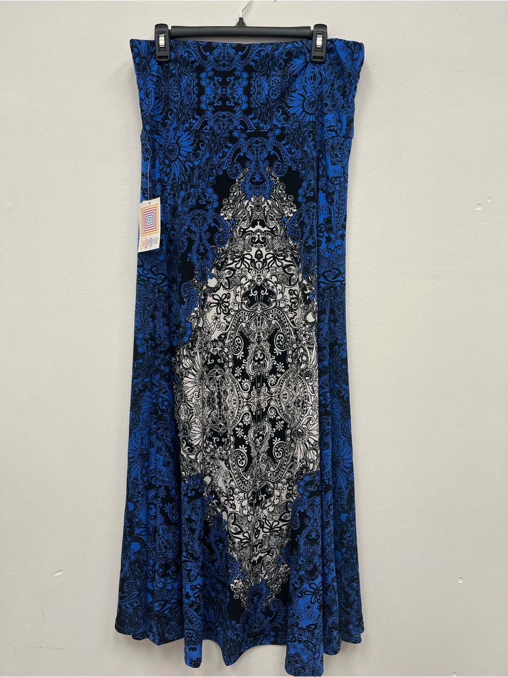 NWT LulaRoe Blue & Black Paisley Maxi Skirt with White Center Medallion